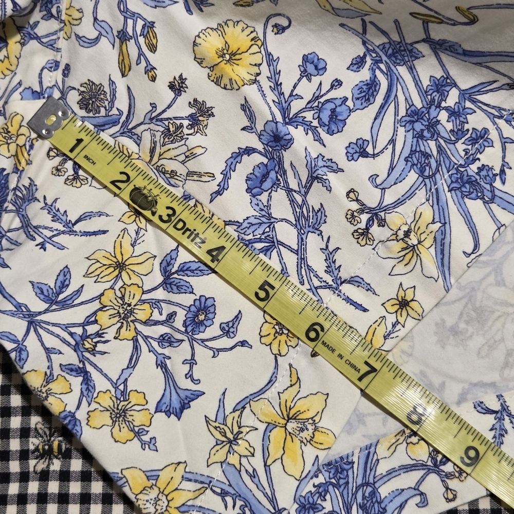 Talbots Whimsy Garden Blue and Yellow Floral Women's Relaxed Chino Shorts 7" - Picture 11 of 14